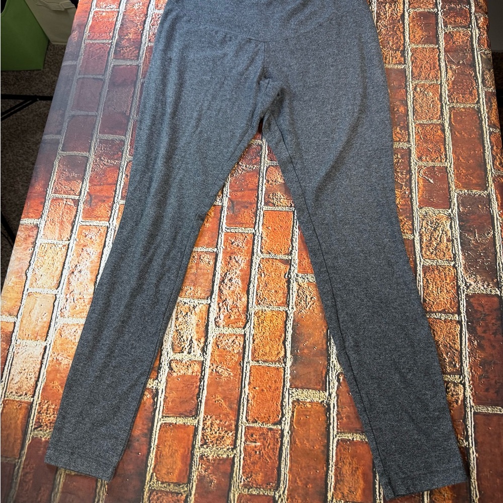 Great Expectations Gray Leggings